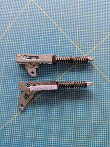 Siemens HE23AB502 Backofen Türscharnier R-L Set 00648021