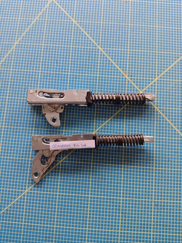 Siemens HE23AB502 Backofen Türscharnier R-L Set 00648021