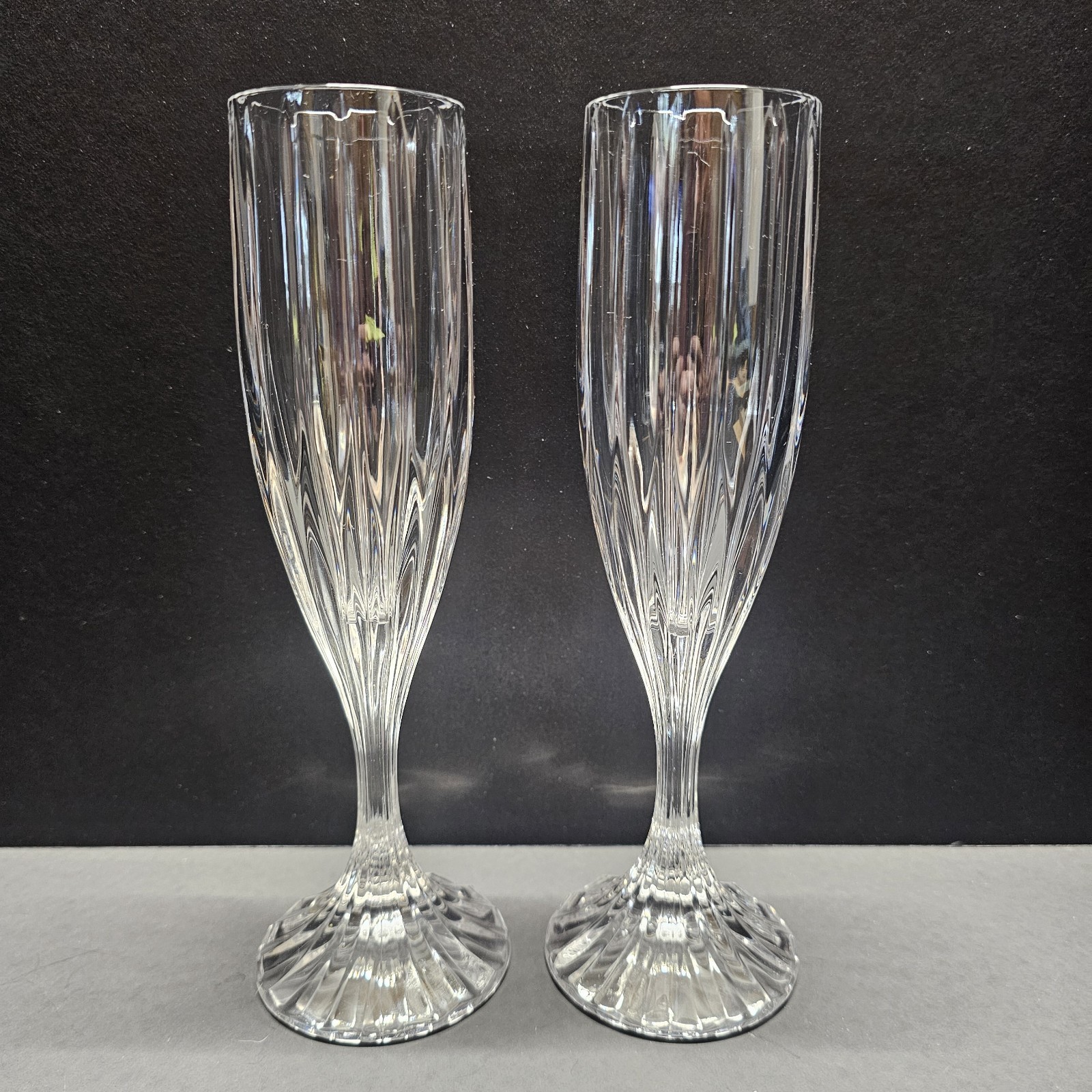 Mikasa Park Lane Crystal Champagne Flutes Set of 2 Vertical Cut 8.5