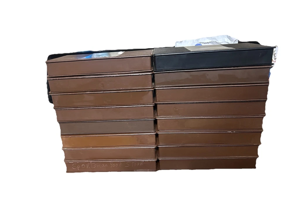 Estuches con cubierta VHS de plástico duro vintage - Lote de 16 cajas vacías estilo alquiler Foto 2 de 3