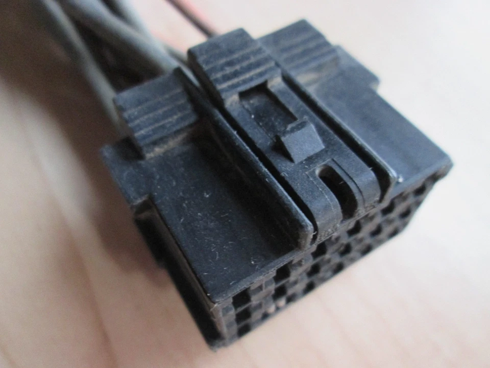 2001 Peterbilt 379 AMP 965638-1 18-pin Connector w/ Wiring for Wabco ABS #M260NC - Image 2 of 4