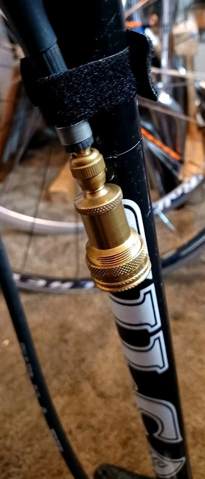 Combo de bomba de piso/pista Silca Pista Plus calibre PSI/BAR y válvula Presta/Schrader Foto 4 de 4