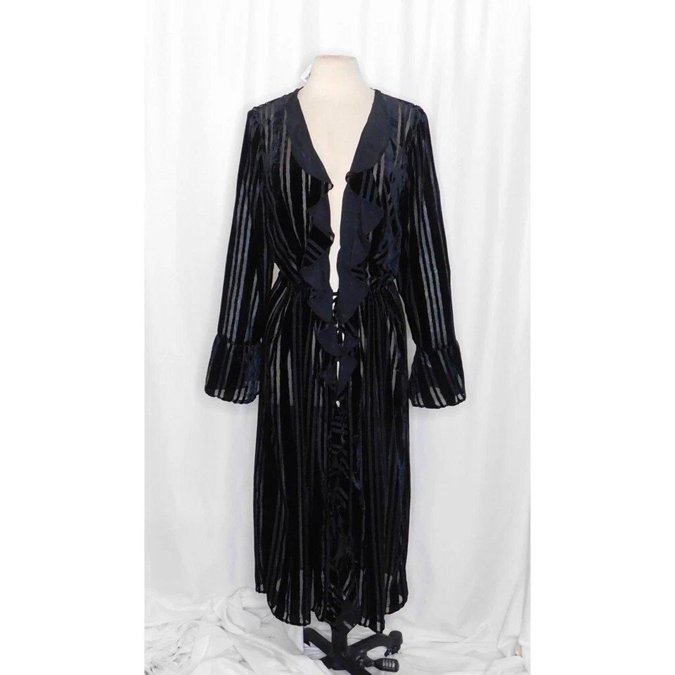 Novo com etiquetas!! FREE PEOPLE Dolly Duster listras de veludo preto com babados burnout médio - Imagem 2 de 4