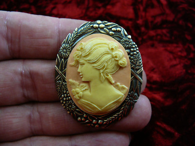 CM44-17) LADY 3-curl flower peach white CAMEO flower brass Pin pendant brooch