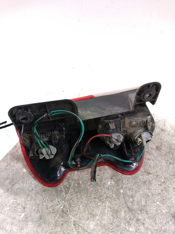 Chevrolet City Express 2015 conjunto de luz trasera derecha - usado, blanco, 111 k millas Foto 3 de 4