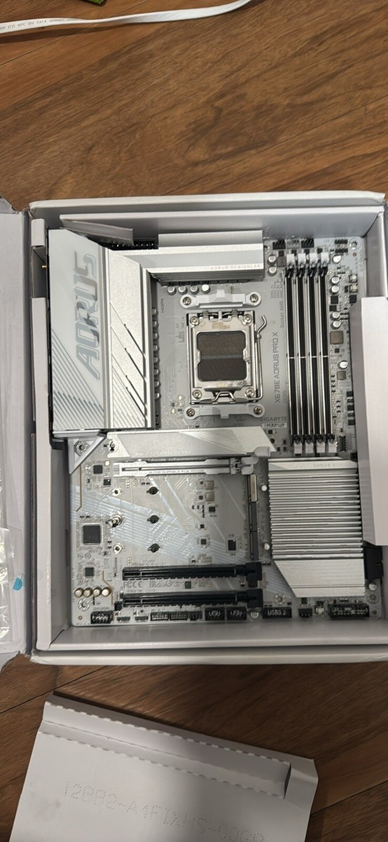 GIGABYTE X670E AORUS PRO X (AM5/ LGA 1718/ AMD/ X670E/ EATX/ DDR5
