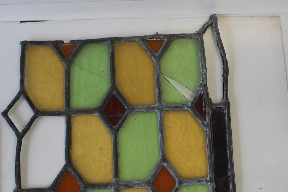 Eléments de vitraux sur plomb - Photo 2/4