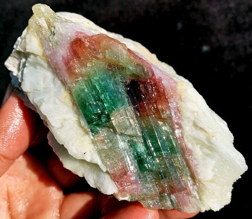 Muestra de piedra áspera cristal turmalina color sandía natural 310 g ip1633 - Imagen 16 de 16