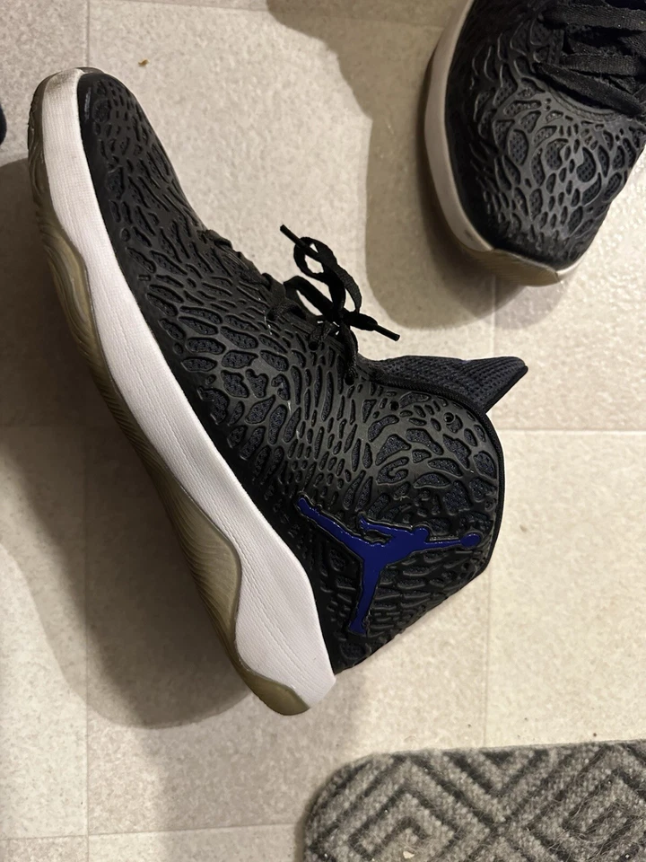 Talla 10.5 - Jordan Ultra Fly Space Jam Foto 3 de 4