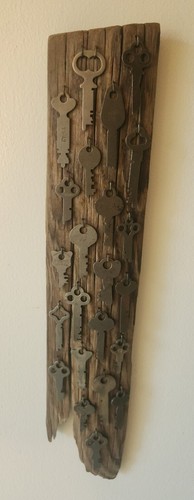 Vintage Antique Key Driftwood Rustic Art Wall Hanging Skelton Flat Keys 17x4 - Picture 2 of 4