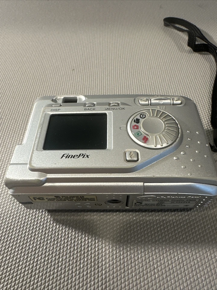 FUJIFILM DIGITAL CAMERA FINEPIX SERIES A303 3.2MP - Image 2 of 4