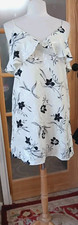 ALICE + OLIVIA By Stacey Bendet Black White Floral Dress  Ruffle Sleeveless Sz M