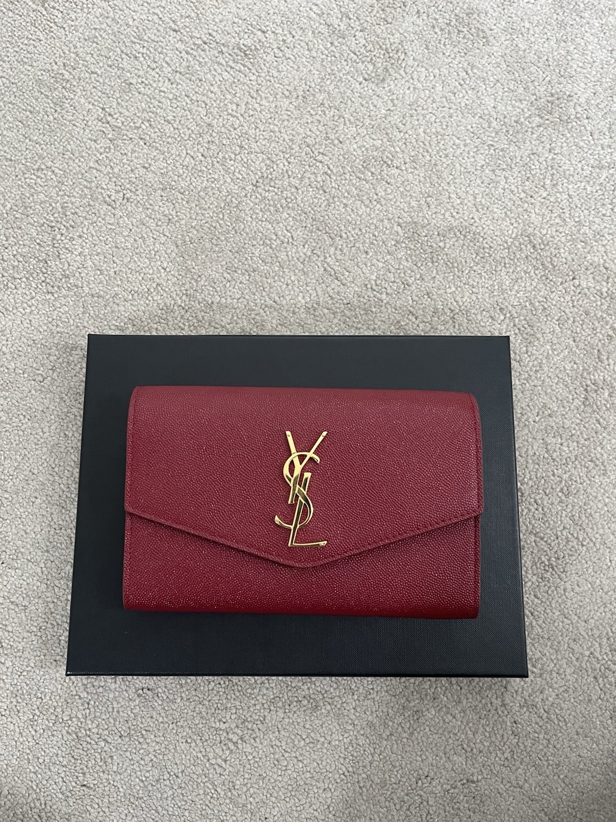 SAINT LAURENT Catena con patta YSL 338y grain de poudre roya opyum rossa nuova senza etichette