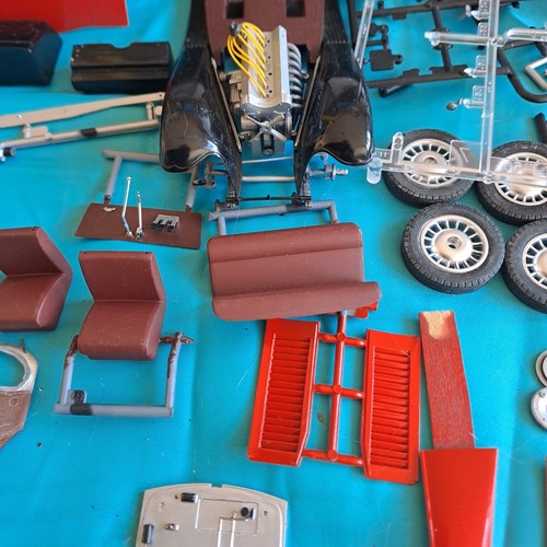 Heller Model Kit - Bugatti T-50 - 1/24 Kit Has Been Started . Please See Picture - Bild 16 von 24