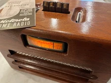 Motorola 59T4 1939 "World's Fair" AM Pushbutton Tube Radio **Working!**