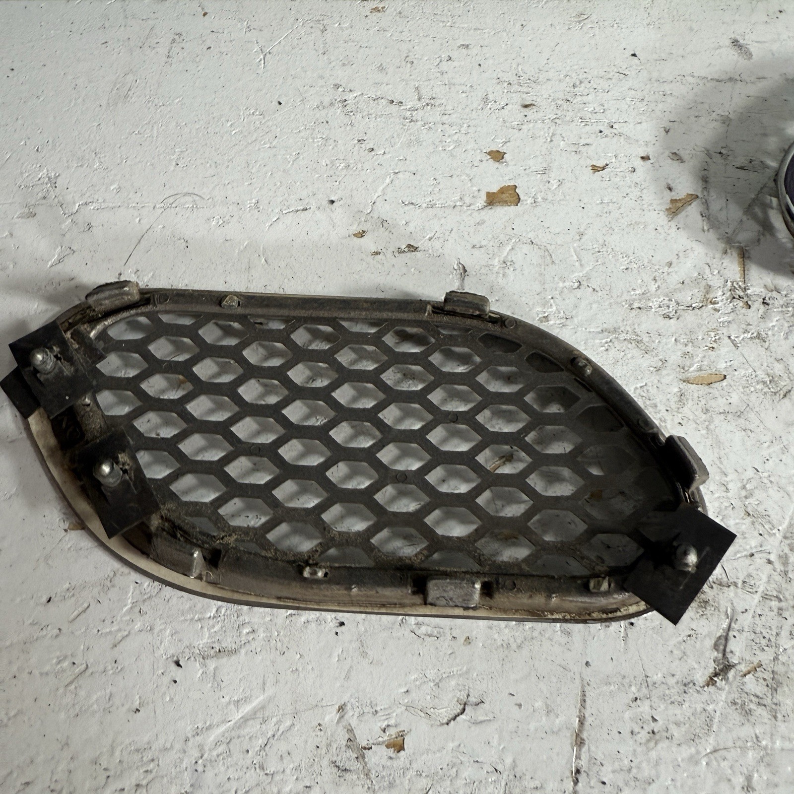 03-13 Maserati Quattroporte Right Front Fender Vent Grilles Set of 3 M139