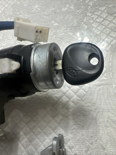 2014-2016 KIA SOUL STEERING IGNITION SWITCH LOCK KEY CYLINDER MANUAL ONLY - Picture 2 of 5