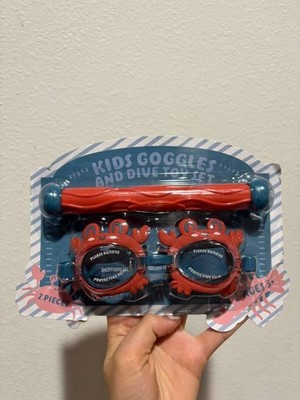 New Kids Goggles and Dive Toy Set 2 Pieces Red Crab Swimming Pool Toy Ages 3