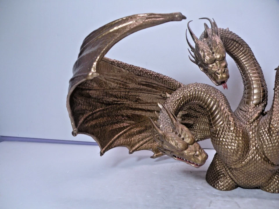 Banco de monedas de plástico tono dorado KING GHIDORAH Godzilla Toho Diamond Select Foto 3 de 4