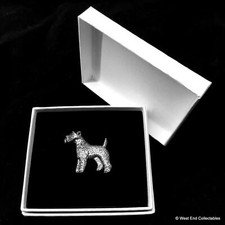 Distintivo spilla peltro argento Airedale Fox Wire Terrier in confezione regalo made in UK regalo