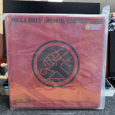 Mezco One:12 Hellboy Action Figure 2019 - Dettaglio Realistico, Collezionabile