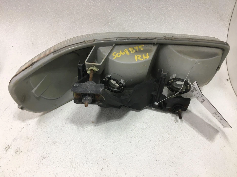 03 GMC YUKON XL 1500 Exc. Denali; Right Passenger Headlight - Image 2 of 2