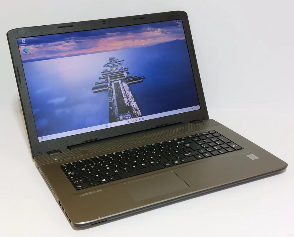 Medion Akoya E7415 17,3 Zoll FHD Core i3-5005U 12GB Ram 256GB SSD Win 11 - Bild 3 von 4