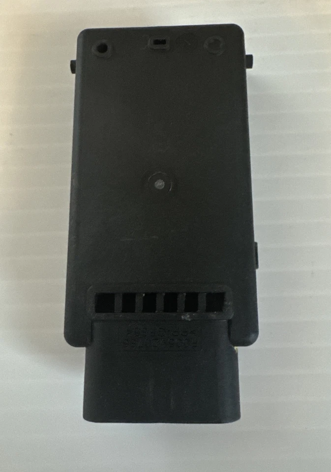 2025 Cadillac Escalade Right and Left Transceiver 85026366 & 85026367 OEM K0067 - Image 4 of 4