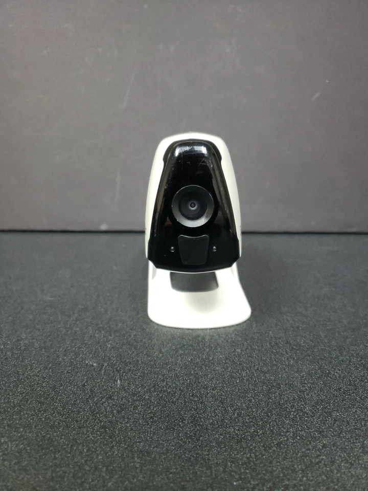 Cámara de seguridad Guardzilla inalámbrica de alta definición interior/exterior (GZ100W) Foto 2 de 4