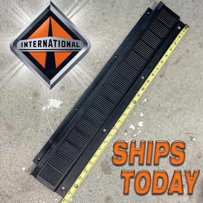 International  471847C1  Interior Door Frame Step Plate  Black Plastic