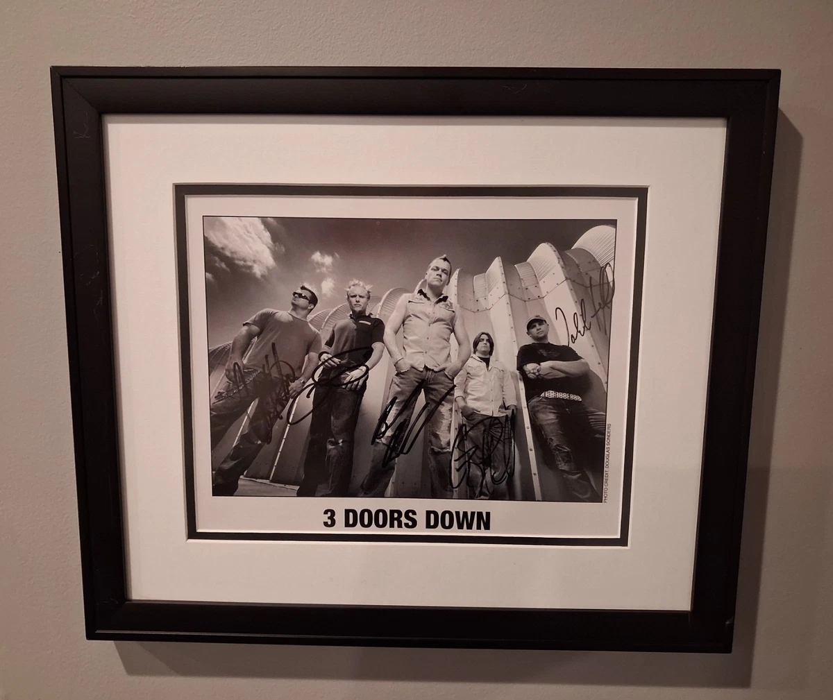 Not Authenticated Original Autographed Rock & Pop Photos for sale