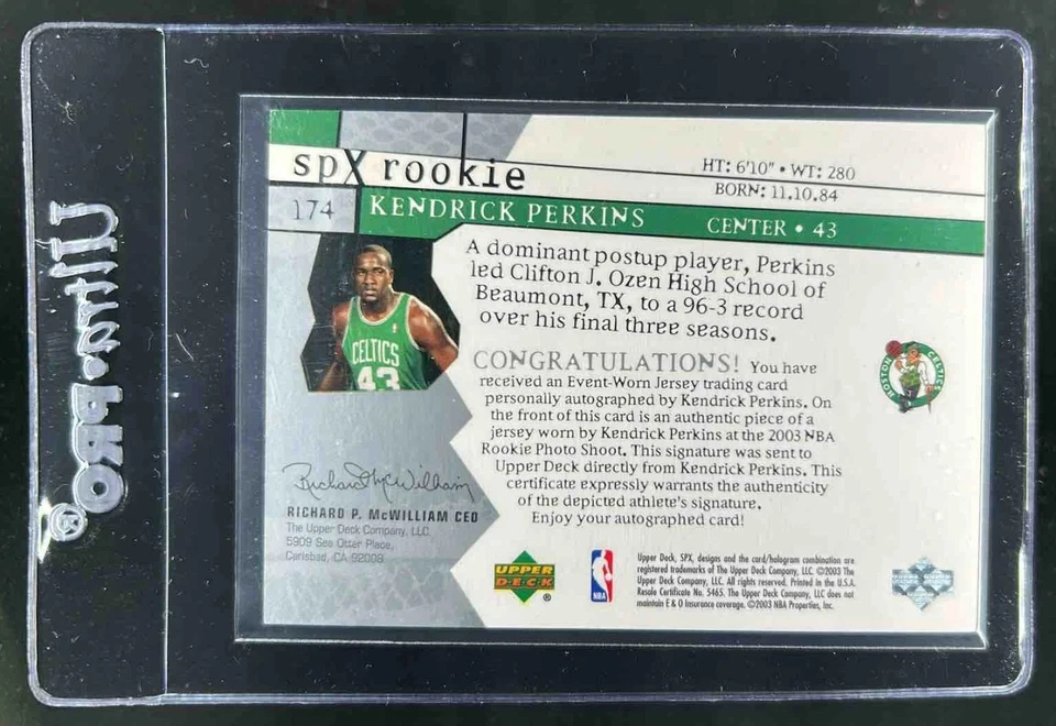 Camiseta deportiva SPx Kendrick Perkins 2003-04 novato radiocontrol automática #1210/1999 Celtics Foto 2 de 2