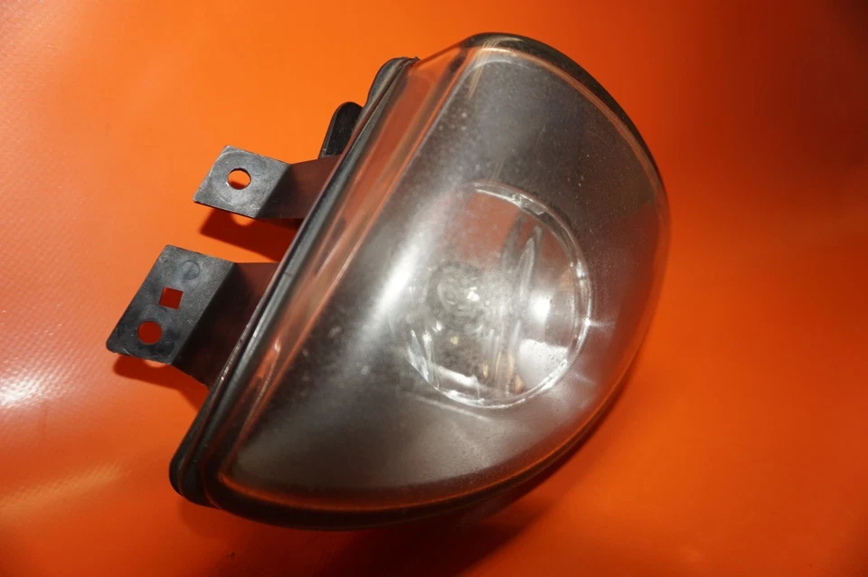 Faro antiniebla pasajero derecho bmw 528 2011 2012 2013 535 f10 6317 7216886 oem Foto 3 de 4