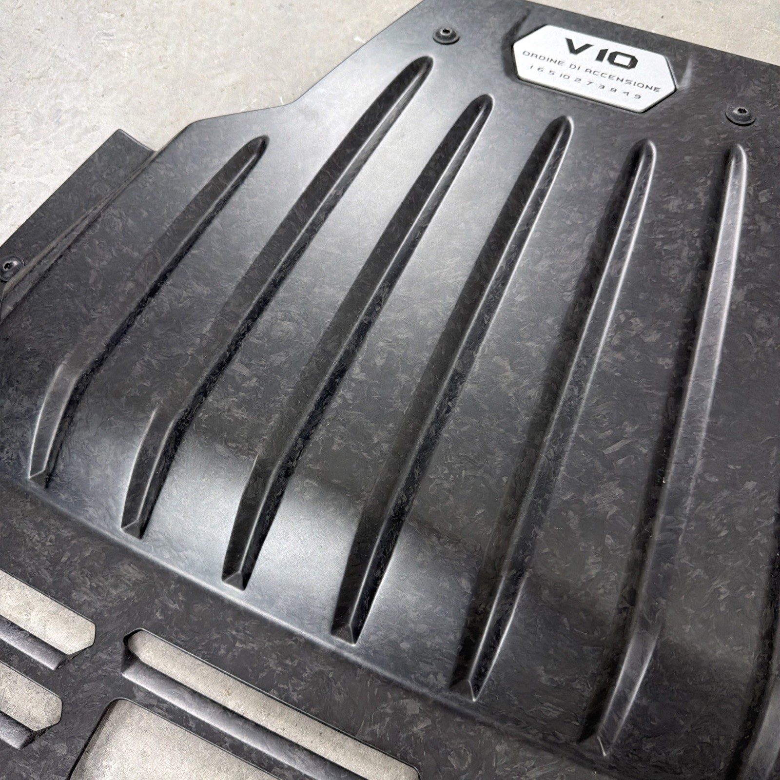 2016 Lamborghini Huracan LP580-2 Engine Bay Rear Carbon Forged 4T0864211A *MINT*