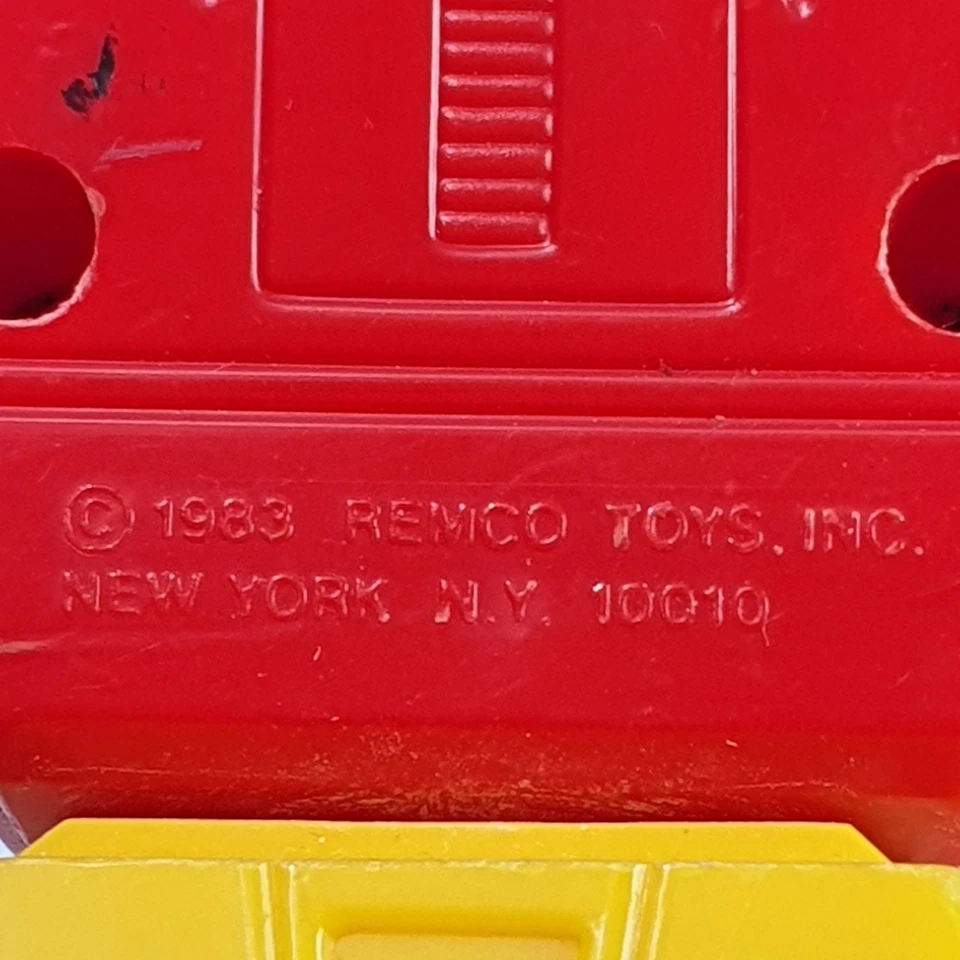 Vtg Robot Defenders & Renegades ZOTON 100% COMPLETE original 1983 Remco figure - Image 3 of 4