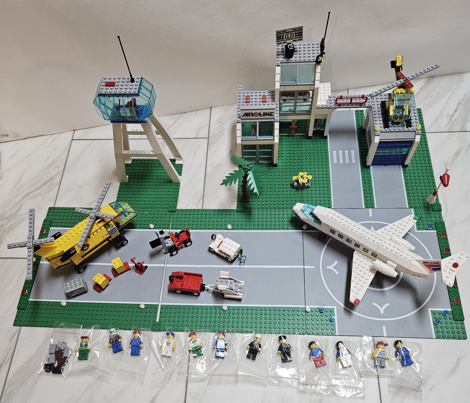 LEGO Town: City Airport (10159) 100% Complete.  No Box Or Manual. 
