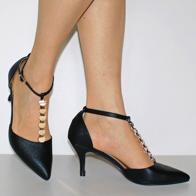 low heel court shoes