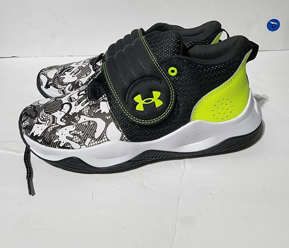 New Under Armour Zone BB GS Cororshift Shoes 3024849 100 Boy Girl Youth  size 7Y