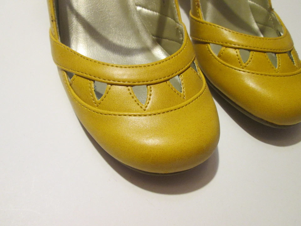 Zapatos recortados Xhilaration by Target Mary Jane talla 9 amarillo mostaza azúcar 2008 Foto 4 de 4