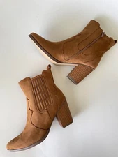 Women's ankle boots. Size 7