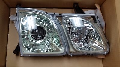 LEXUS OEM FACTORY PASSENGER SIDE HEADLAMP ASSY. 2003-2007 LX470