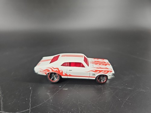 1968 350 SS Chevy Nova Red line Hot Wheels 2008 Mattel White And Red - 第 1/8 張圖片