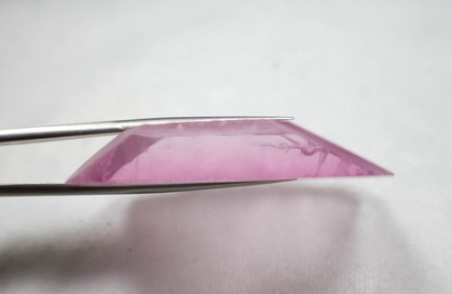 Piedra áspera facetada cultivada en laboratorio morganita hidrotermal (berilo rosa) 84,5 quilates - Imagen 3 de 4
