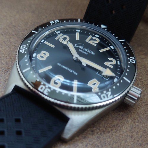 Glashütte Original SeaQ Ref 1-39-11-06-80-33 Black Dial and Rubber Strap 39.5mm - Picture 14 of 24