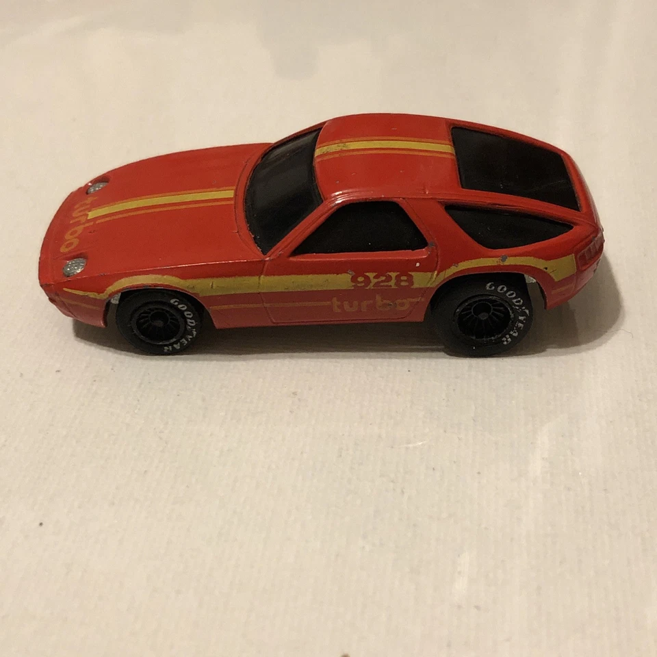 Hot Wheels Vintage Real Riders Porsche P-928 - Изображение 4 из 4