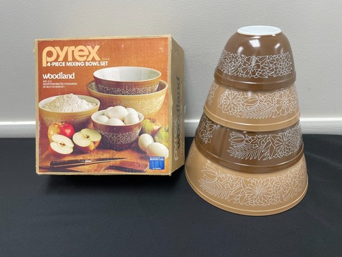 Vintage Pyrex Woodland 4 pc Nesting Bowl Set w/ Original Box Round 400-6-S