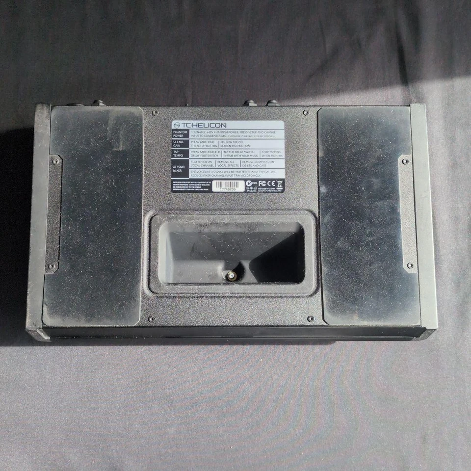 TC-HELICON VOICELIVE 3 Extreme Effector Audio Console VOICE LIVE TESTED from JPN - Image 3 of 4