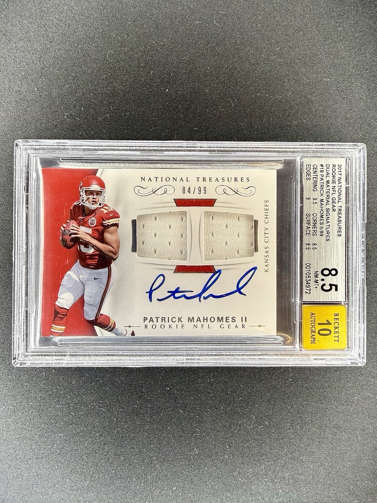 2017 National Treasures Patrick Mahomes RC Dual Patch Auto /99 BGS 8.5 Auto 10
