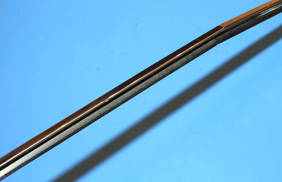 Oldsmobile Toronado 1966 1967 OEM capó delantero borde moldeado 13775 y 389731 - bonito Foto 3 de 4