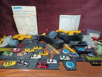 Tyco S6656 Magnum 440 GT America & 6202 Z-28 Challenge Track Sets W/18 Slot Cars